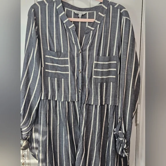 Striped Navy and White Top - Picture 3 of 13